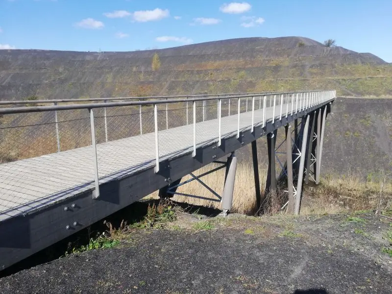 passerelle en metal