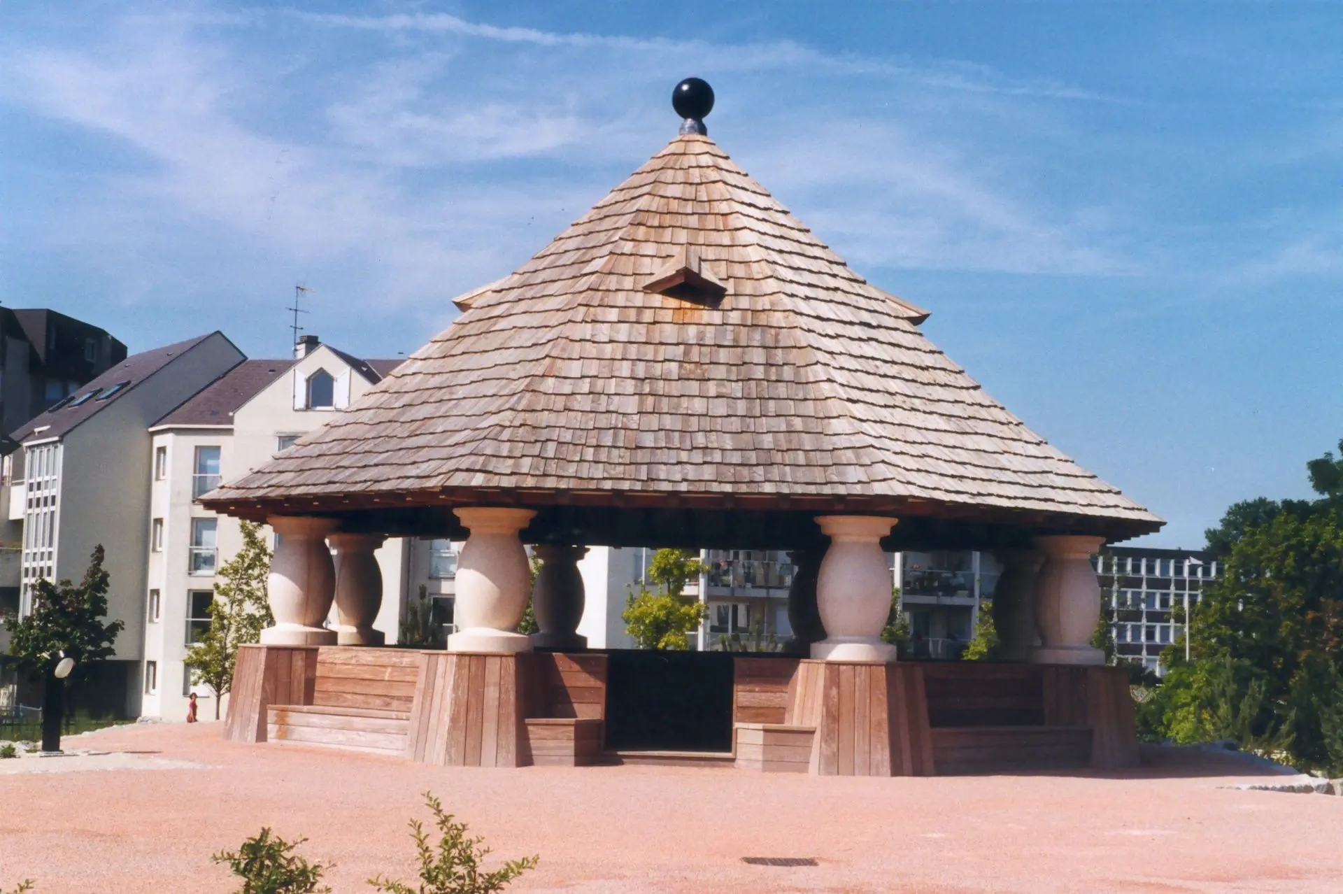 kiosque en bois