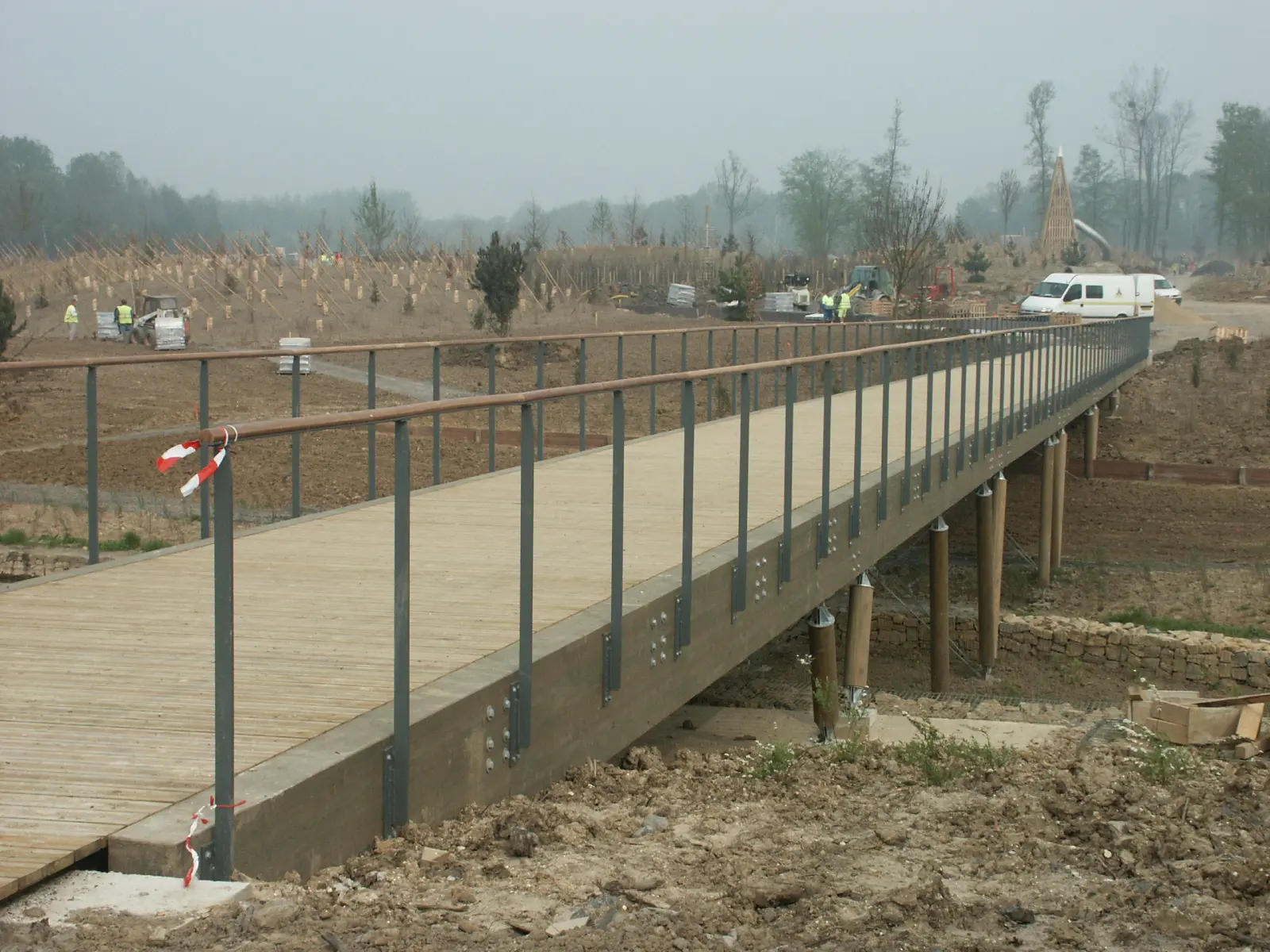 passerelle en bois et métal